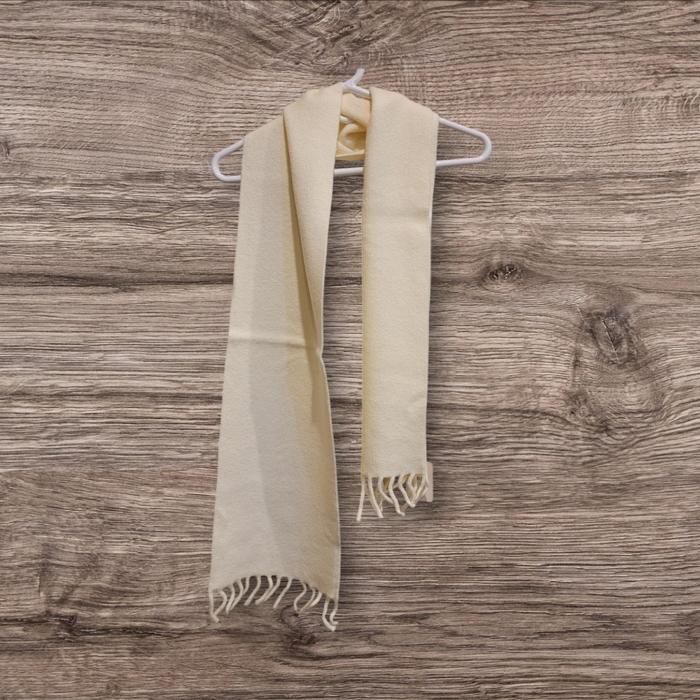 Scarf Fadivo ivory winter scarf with fringe